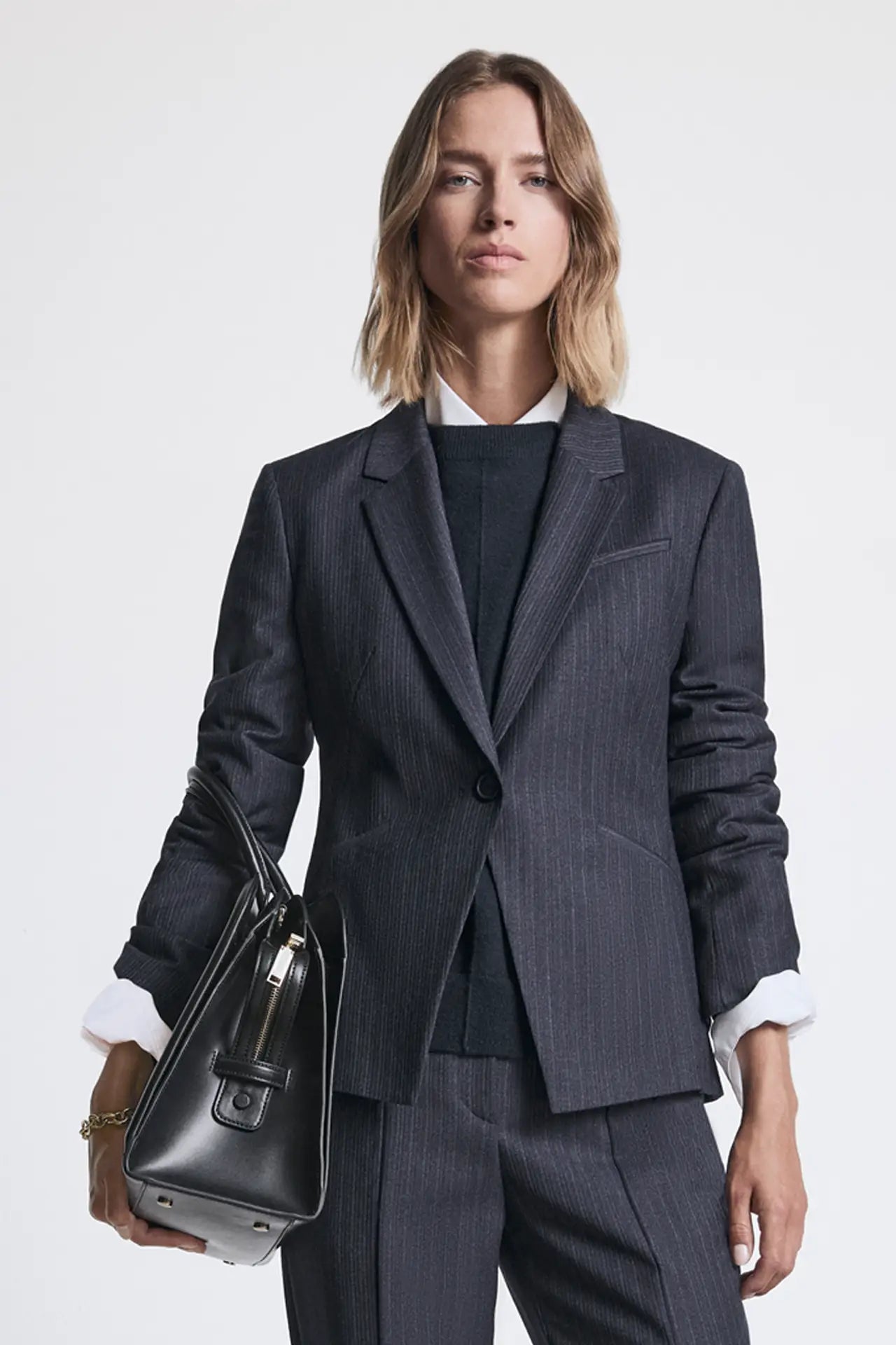 0126_ER_Blog_CapsuleWardrobe-Blazer.webp