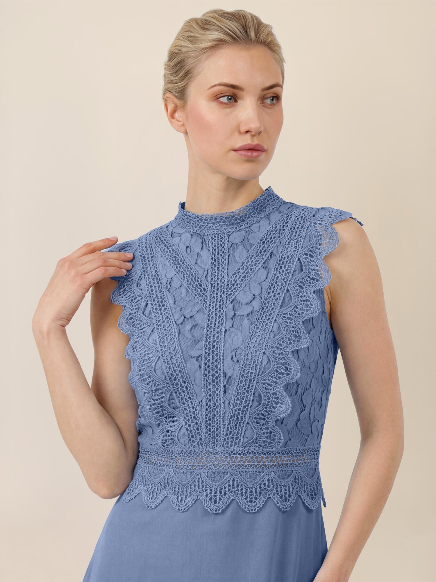 Abendkleid Maxi mit Stehkragen
