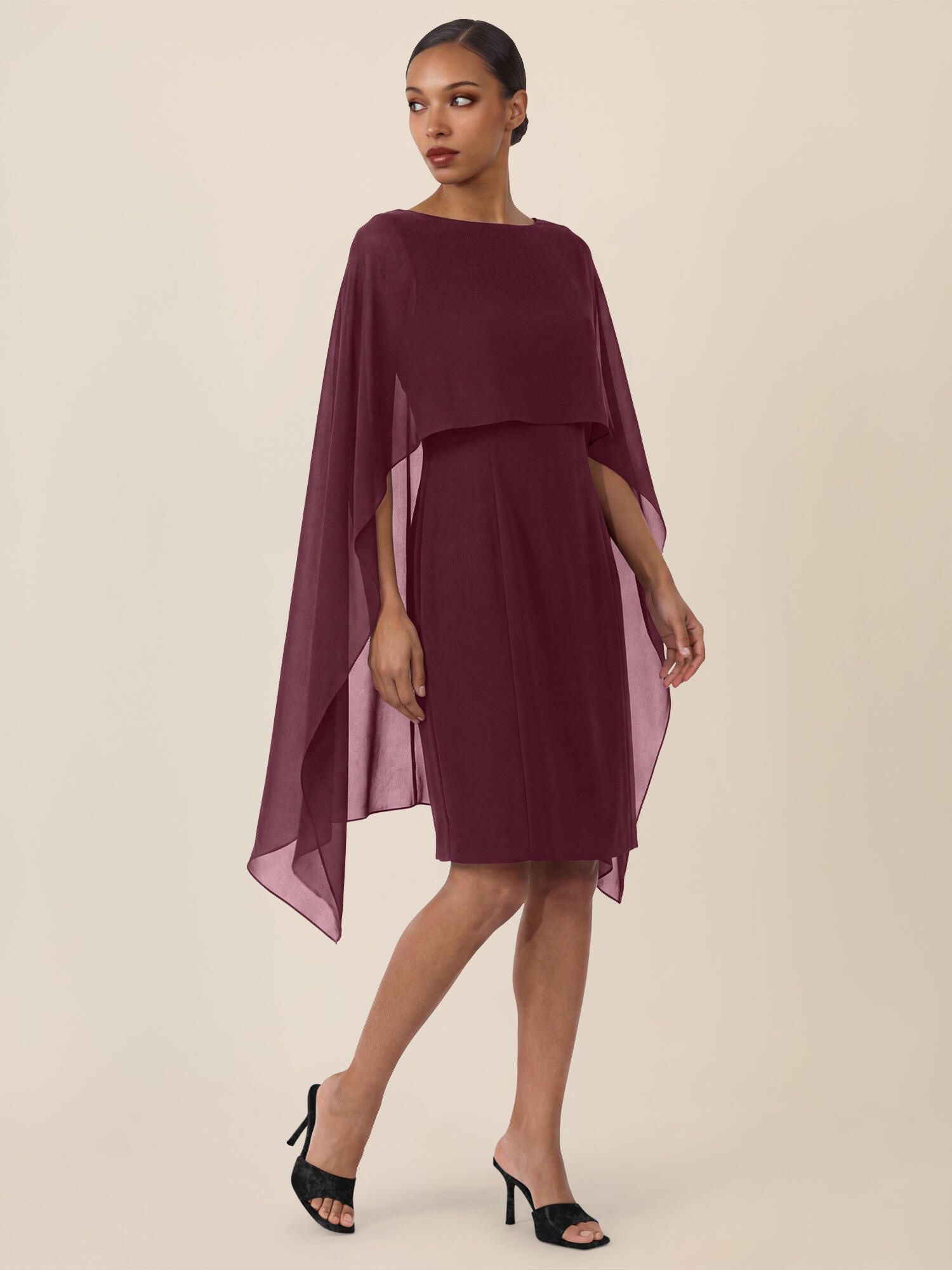 Etuikleid mit Chiffonstola