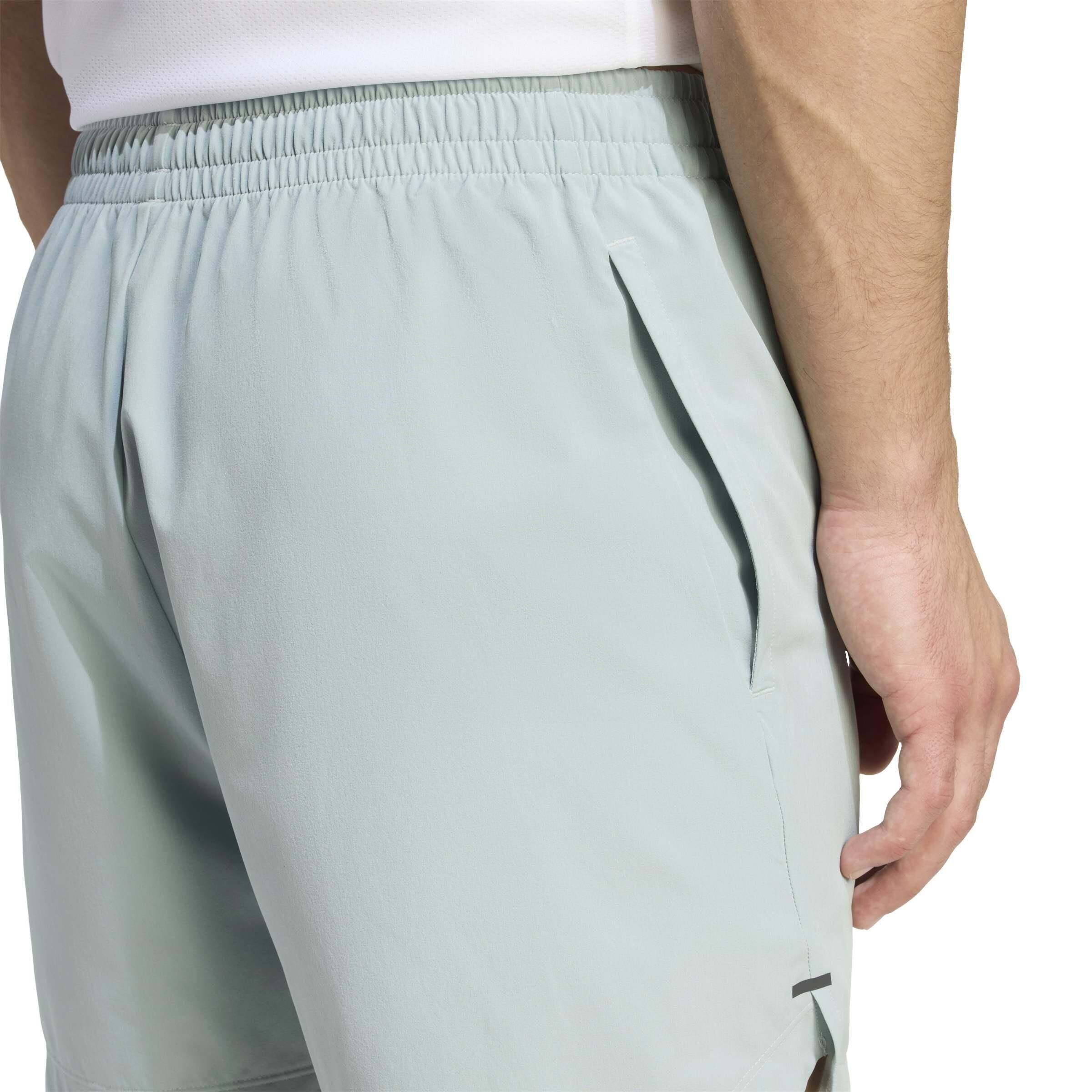 Funktionsshorts mit Logo