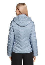 Steppjacke mit abnehmbarer Kapuze