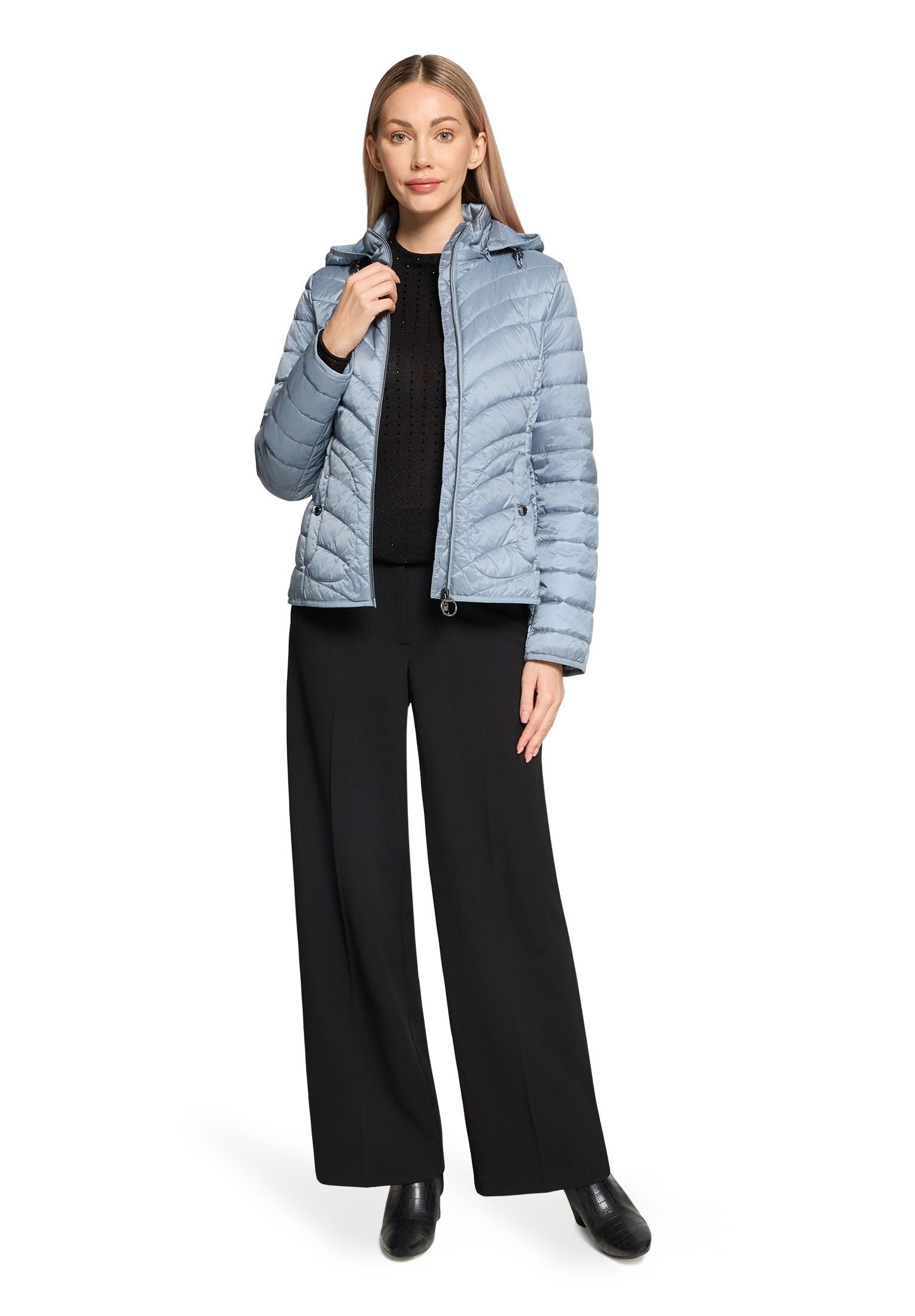 Steppjacke mit abnehmbarer Kapuze