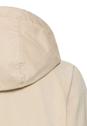 Coats, Sand