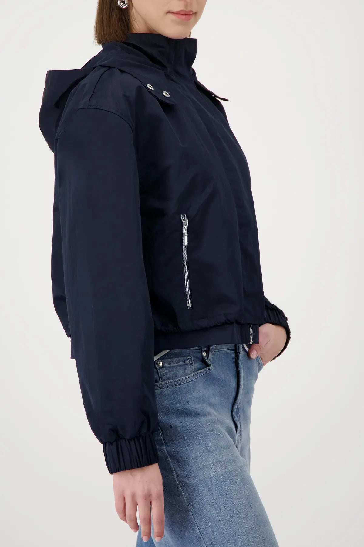 Nylon-Jacke mit Kapuze
